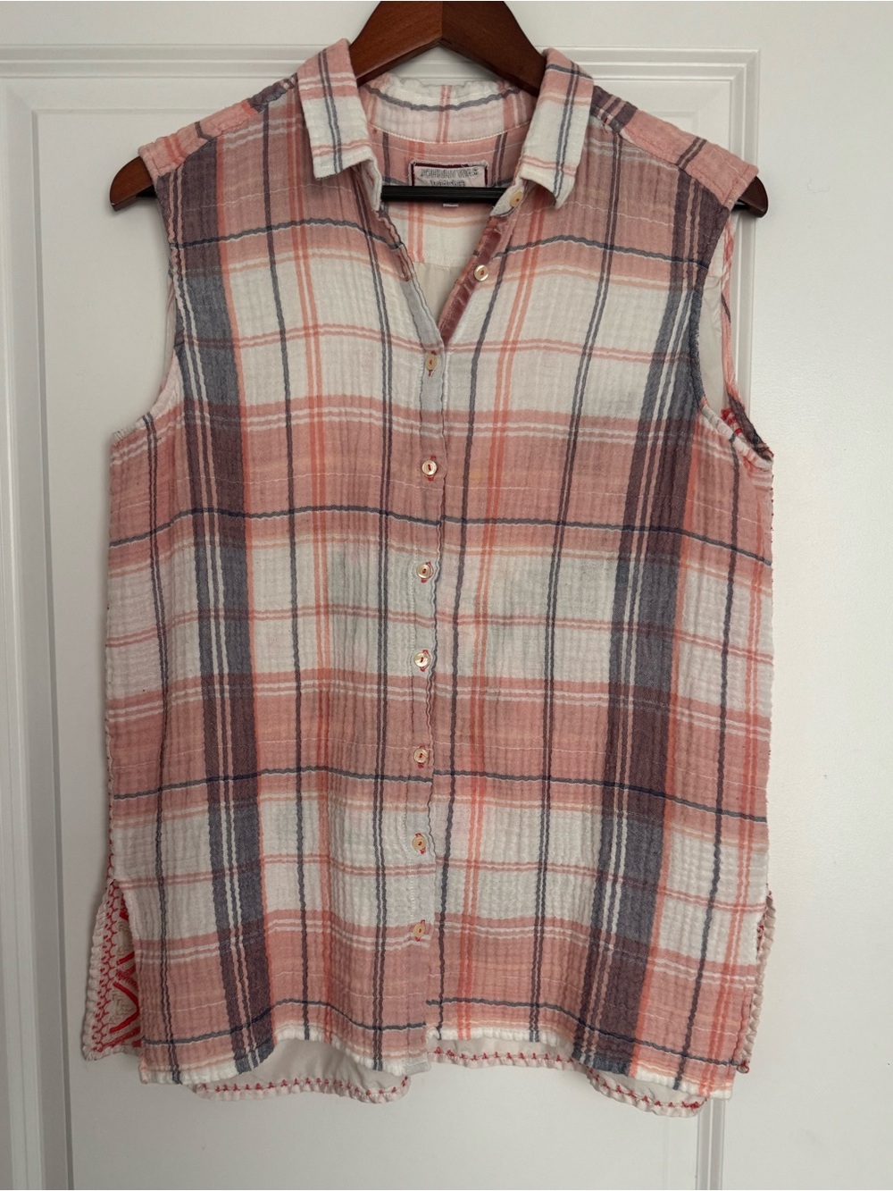 Johnny Was Workshop button down embroidered back S-L